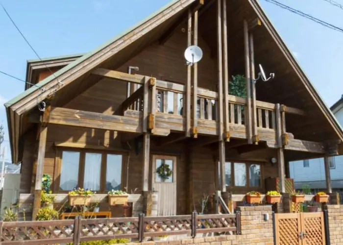 Log House Tomi-Chan\'S House / Private Building